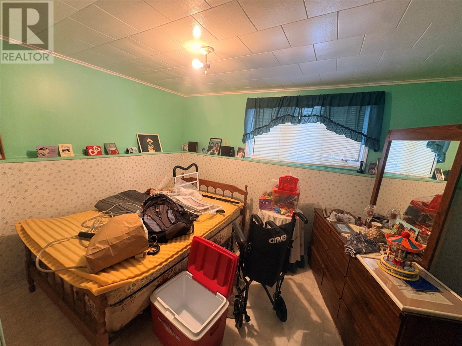 10 Nippards Lane, Embree, NL - Indoor Photo Showing Other Room