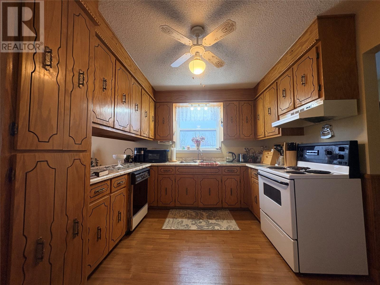 10 Nippards Lane, Embree, NL - Indoor Photo Showing Kitchen With Double Sink