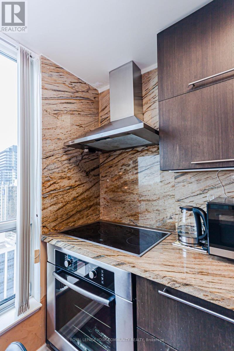 3003 - 21 Hillcrest Avenue, Toronto, ON - Indoor Photo Showing Kitchen