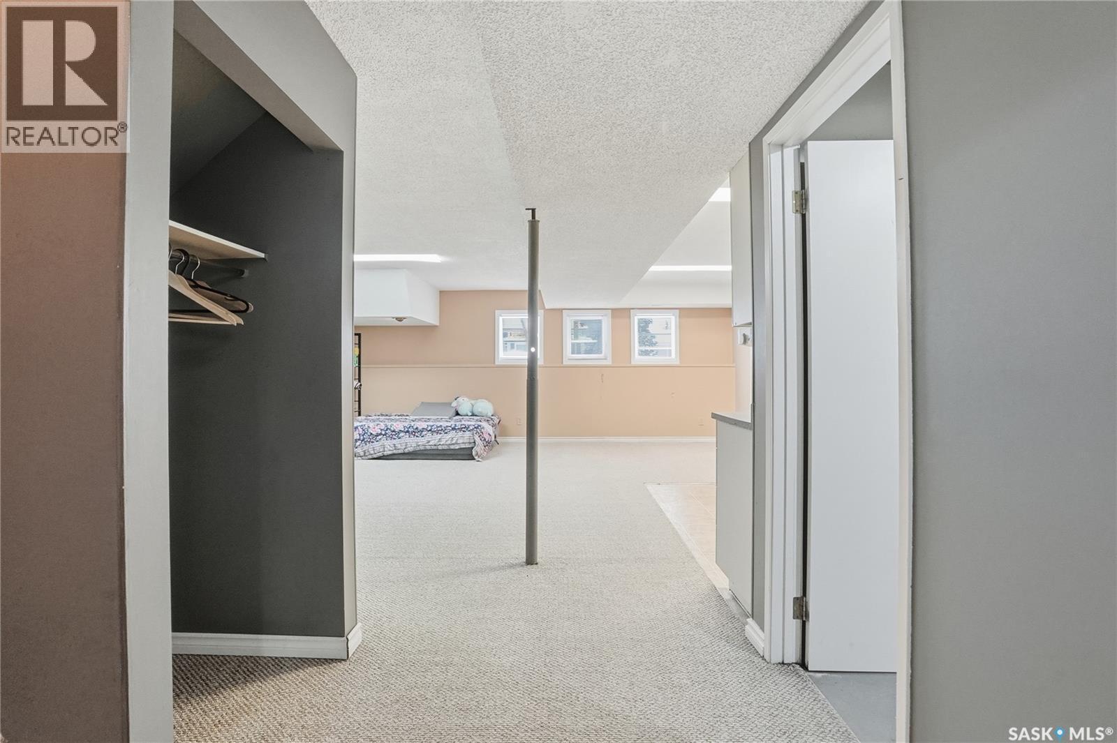 203A Dunlop Street, Saskatoon, SK - Indoor