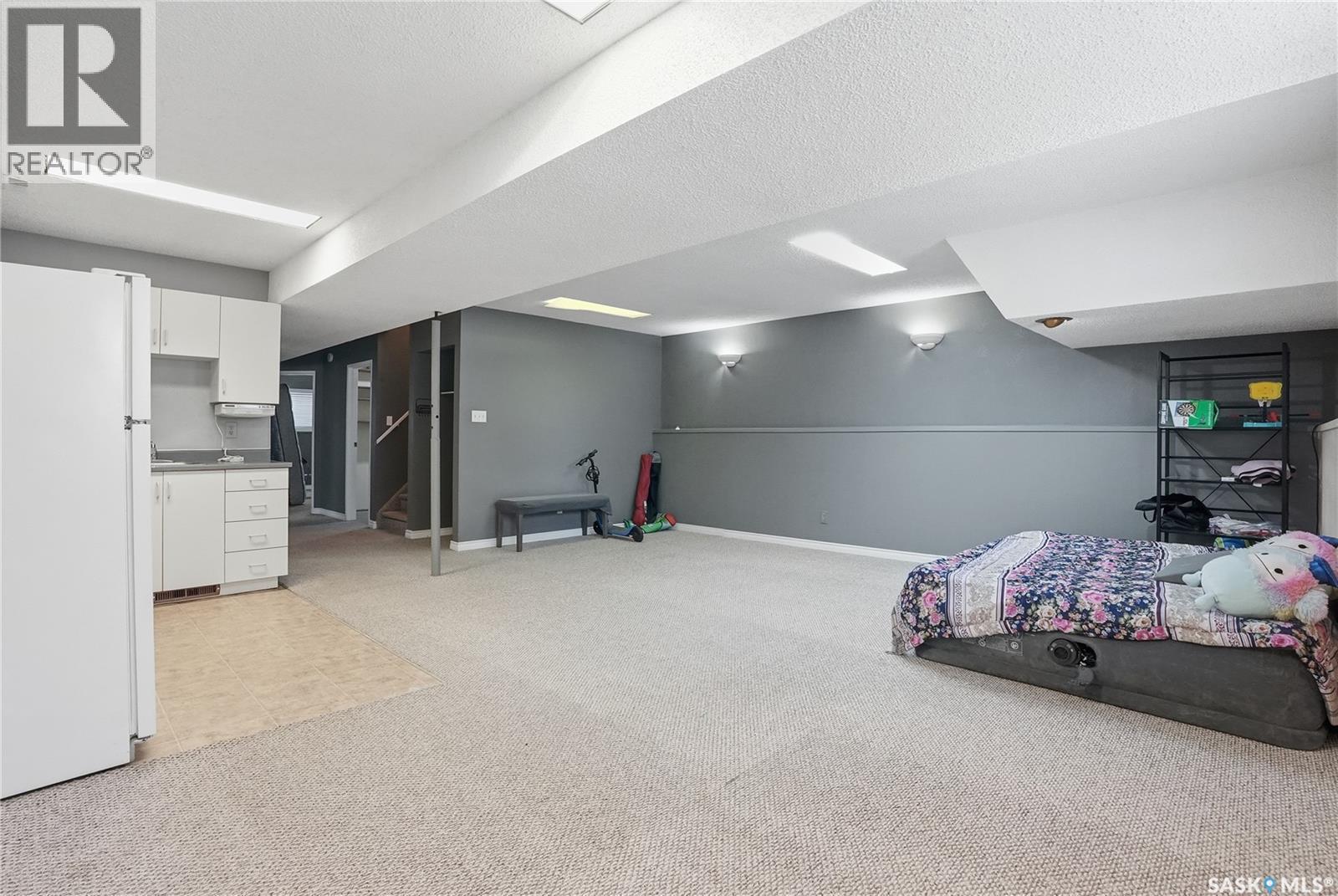 203A Dunlop Street, Saskatoon, SK - Indoor