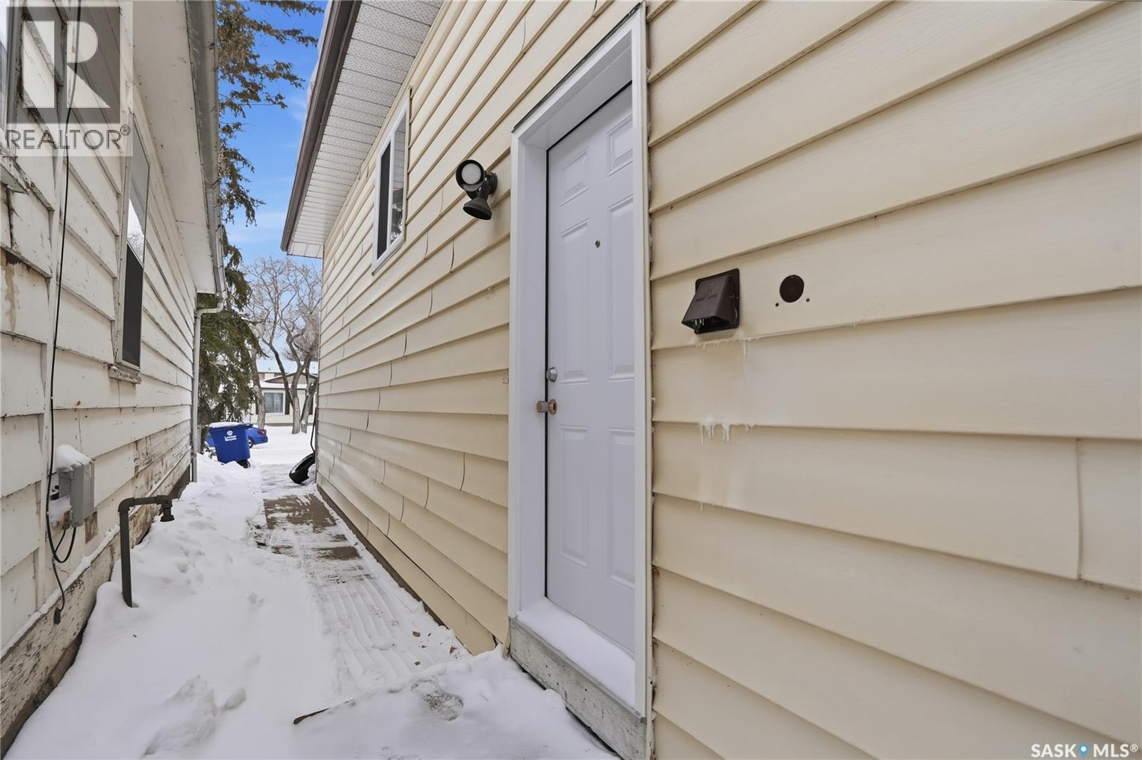 203A Dunlop Street, Saskatoon, SK - Outdoor With Exterior