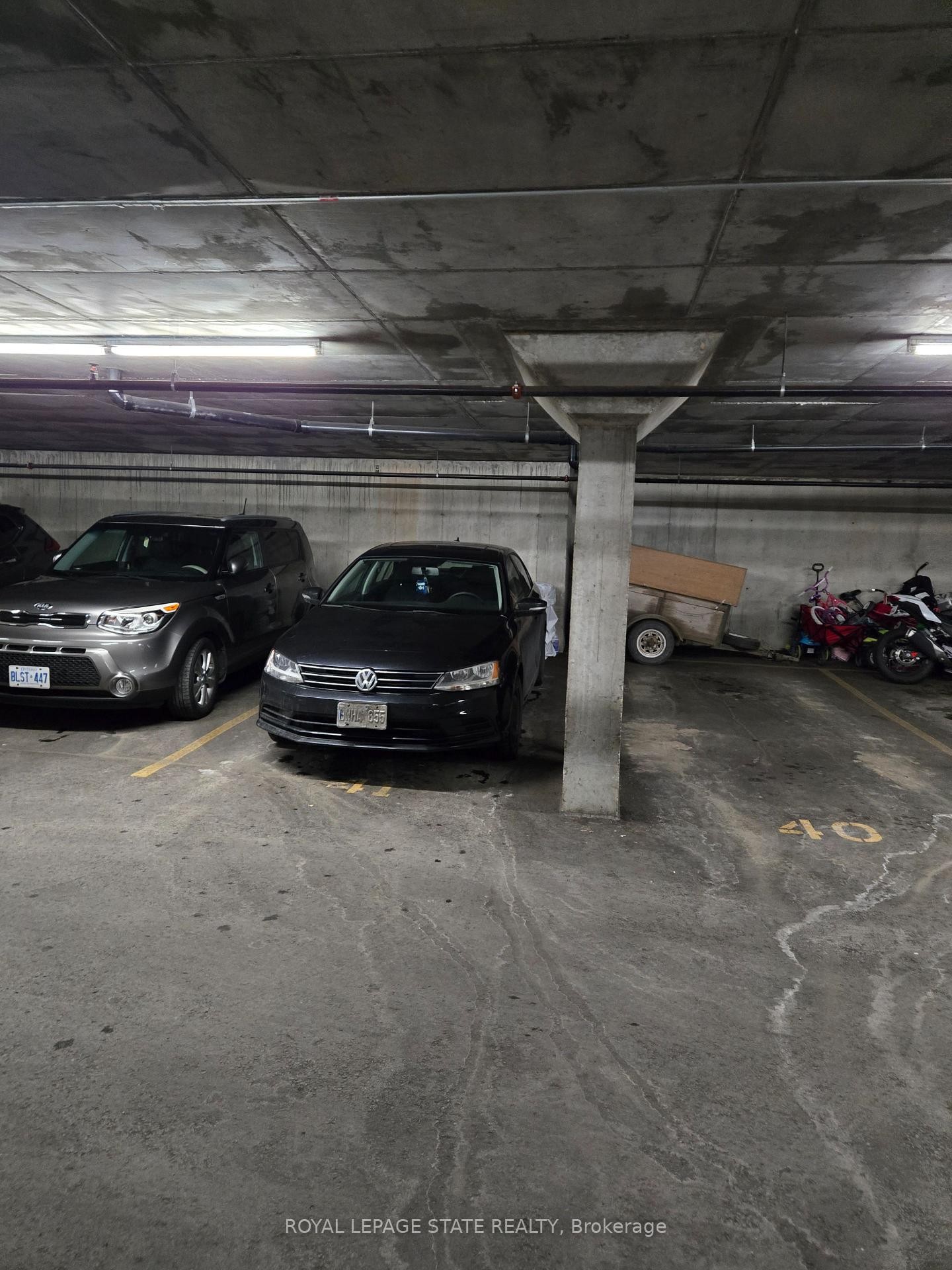 305-1390 Main Street E, Milton, ON - Indoor Photo Showing Garage