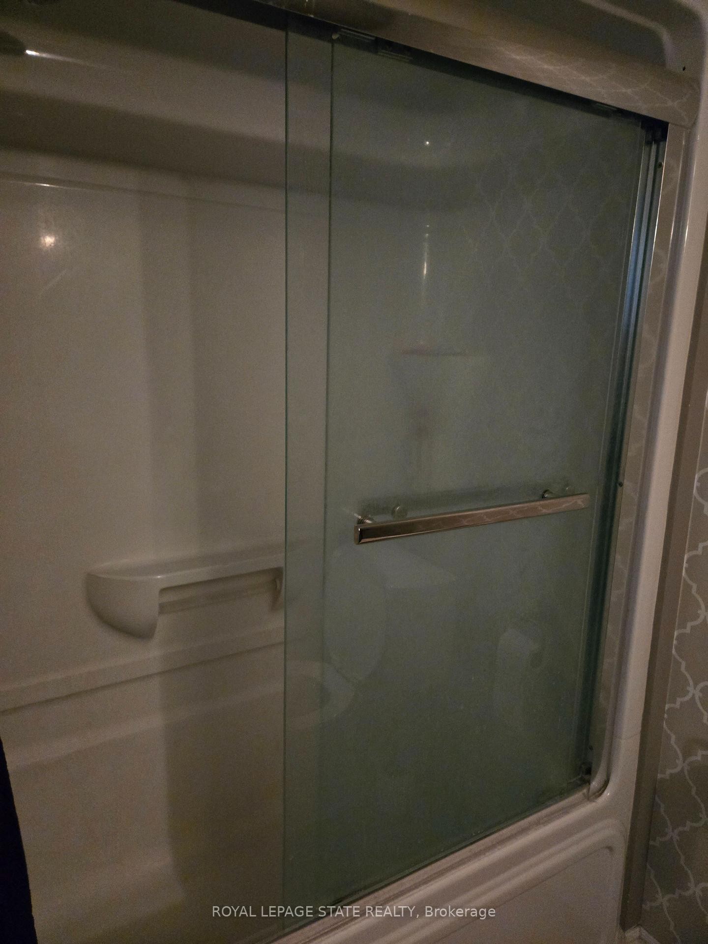 305-1390 Main Street E, Milton, ON - Indoor Photo Showing Bathroom