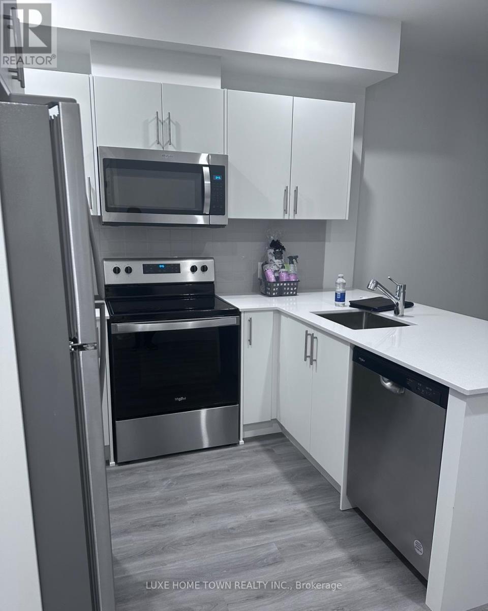 315 - 1000 Lackner Boulevard, Kitchener, ON - Indoor Photo Showing Kitchen With Double Sink
