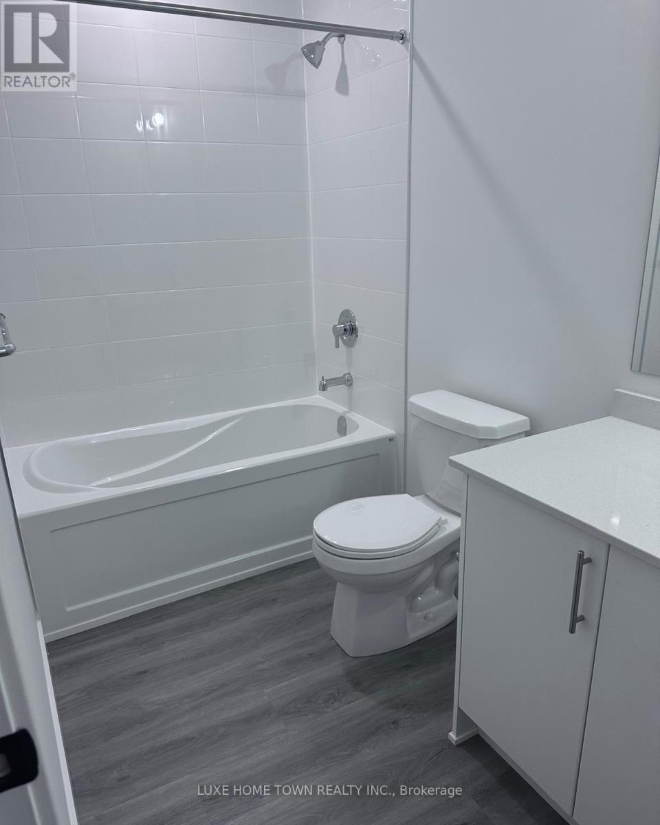 315 - 1000 Lackner Boulevard, Kitchener, ON - Indoor Photo Showing Bathroom