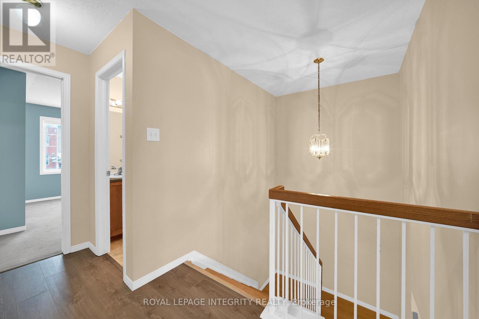 37 Barnstone Drive, Ottawa, ON - Indoor Photo Showing Other Room
