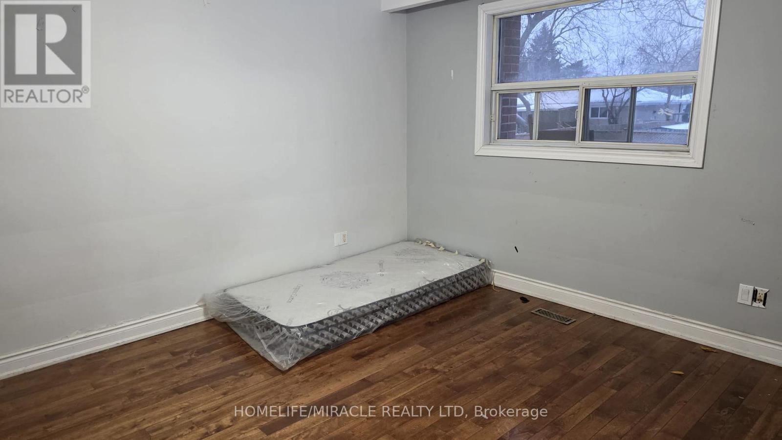 7166 Shallford Road, Mississauga, ON - Indoor