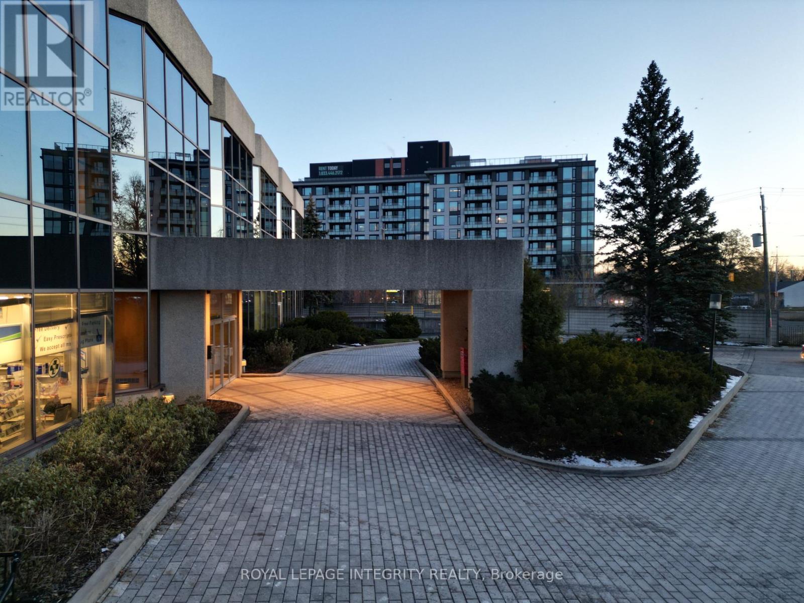 204 - 1929 Russell Road, Ottawa, ON