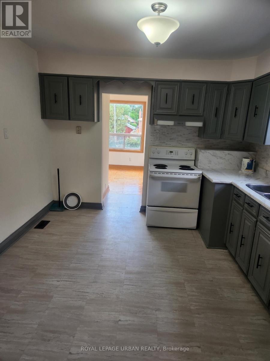 304 Linsmore Crescent, Toronto, ON - Indoor Photo Showing Kitchen