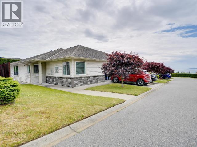 24-4415 Manson Ave, Powell River, BC - Outdoor