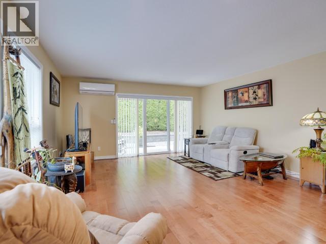 24-4415 Manson Ave, Powell River, BC - Indoor Photo Showing Living Room