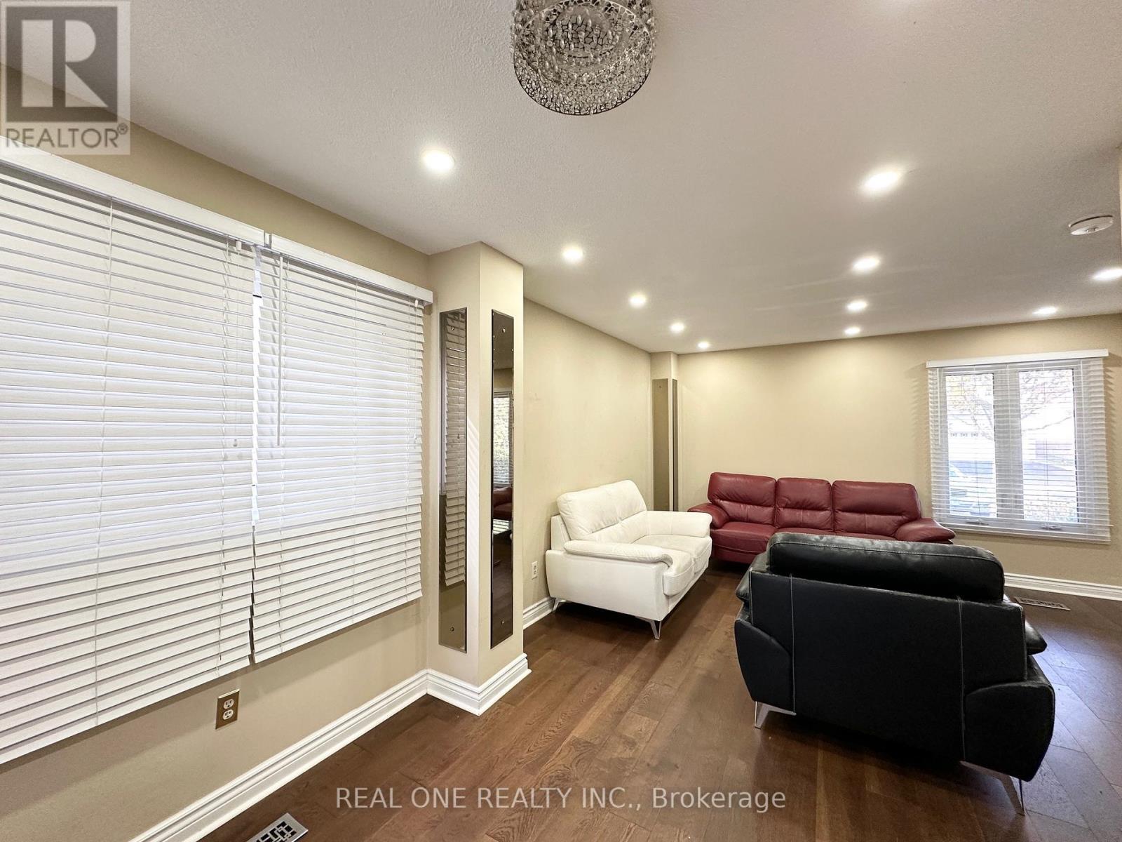 144 Clansman Trail, Mississauga, ON - Indoor