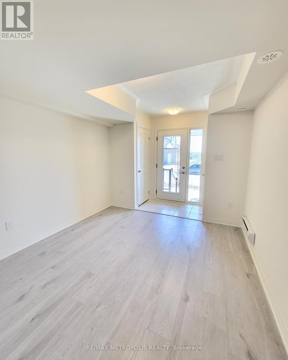 20 Esquire Way, Whitby, ON - Indoor Photo Showing Other Room