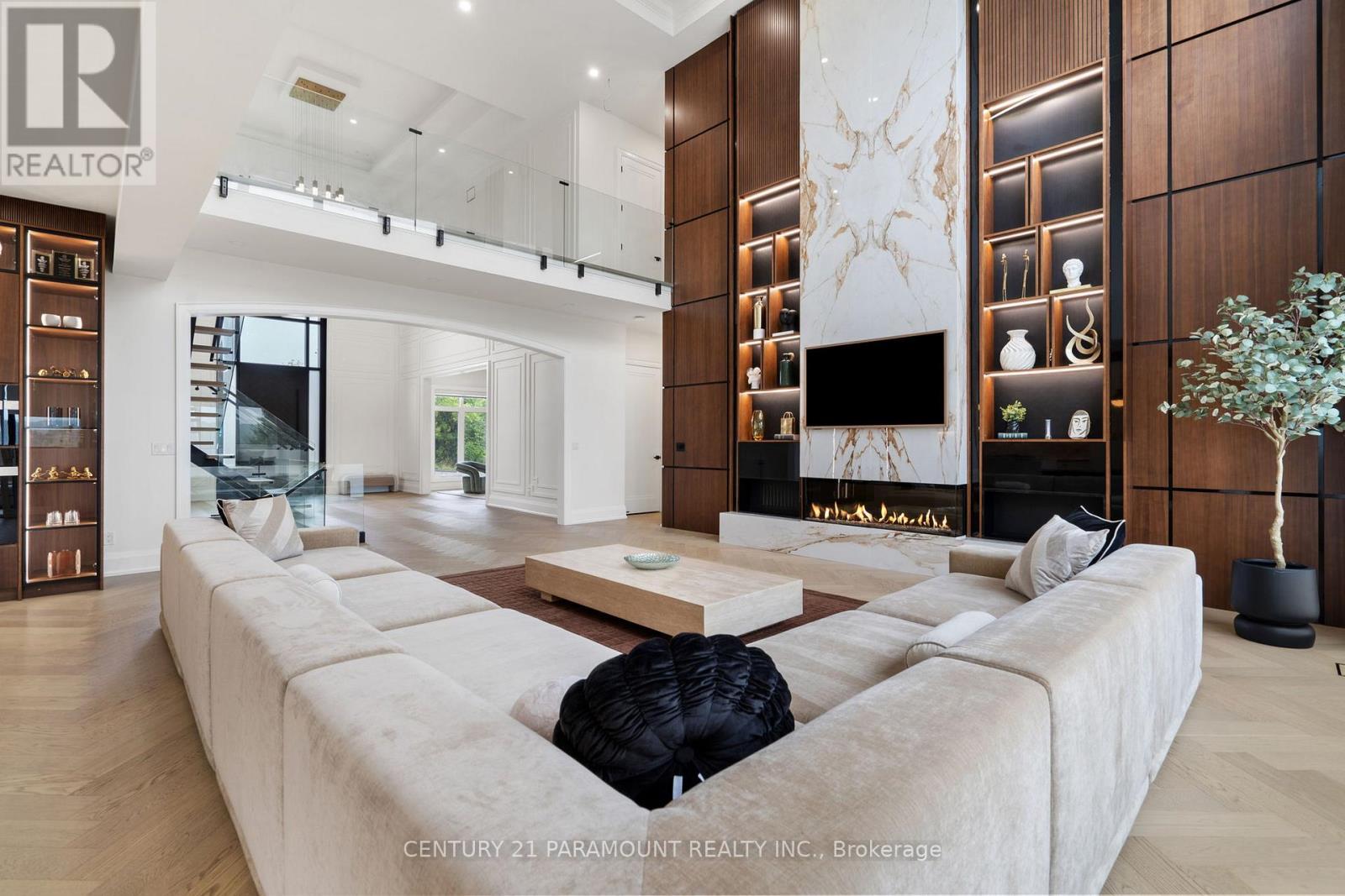 16322 Hillview Place, Caledon, ON - Indoor Photo Showing Living Room