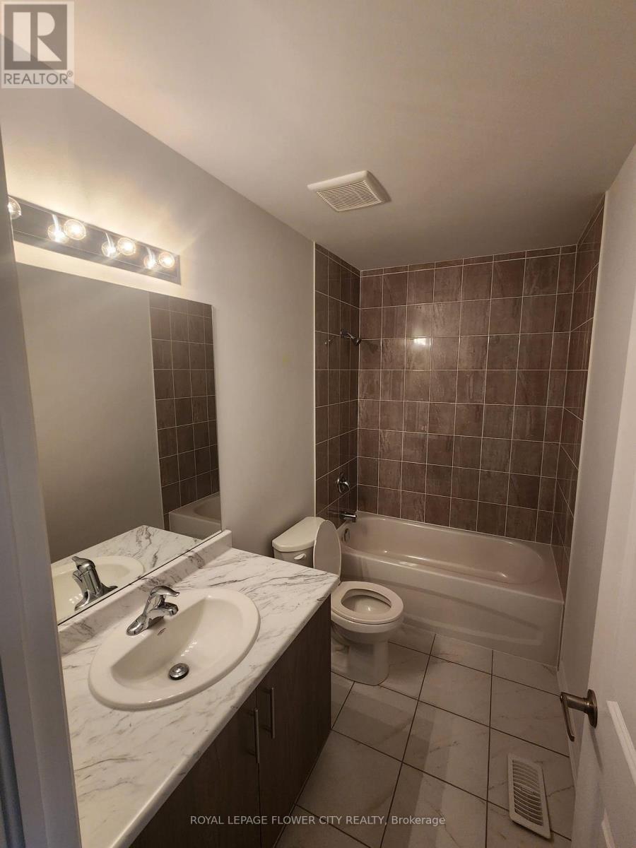 7432 Baycrest Common, Niagara Falls, ON - Indoor Photo Showing Bathroom