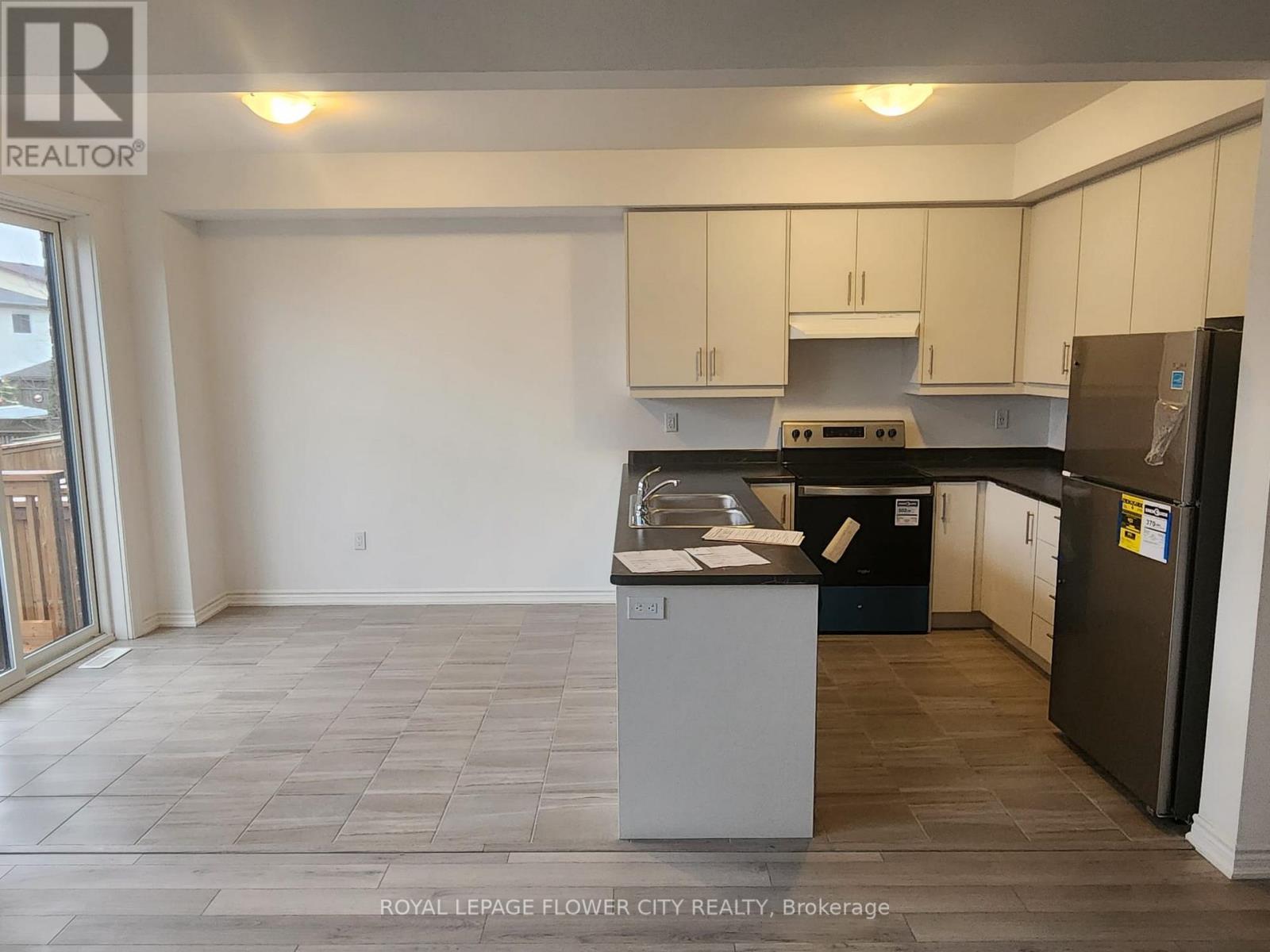 7432 Baycrest Common, Niagara Falls, ON - Indoor Photo Showing Kitchen