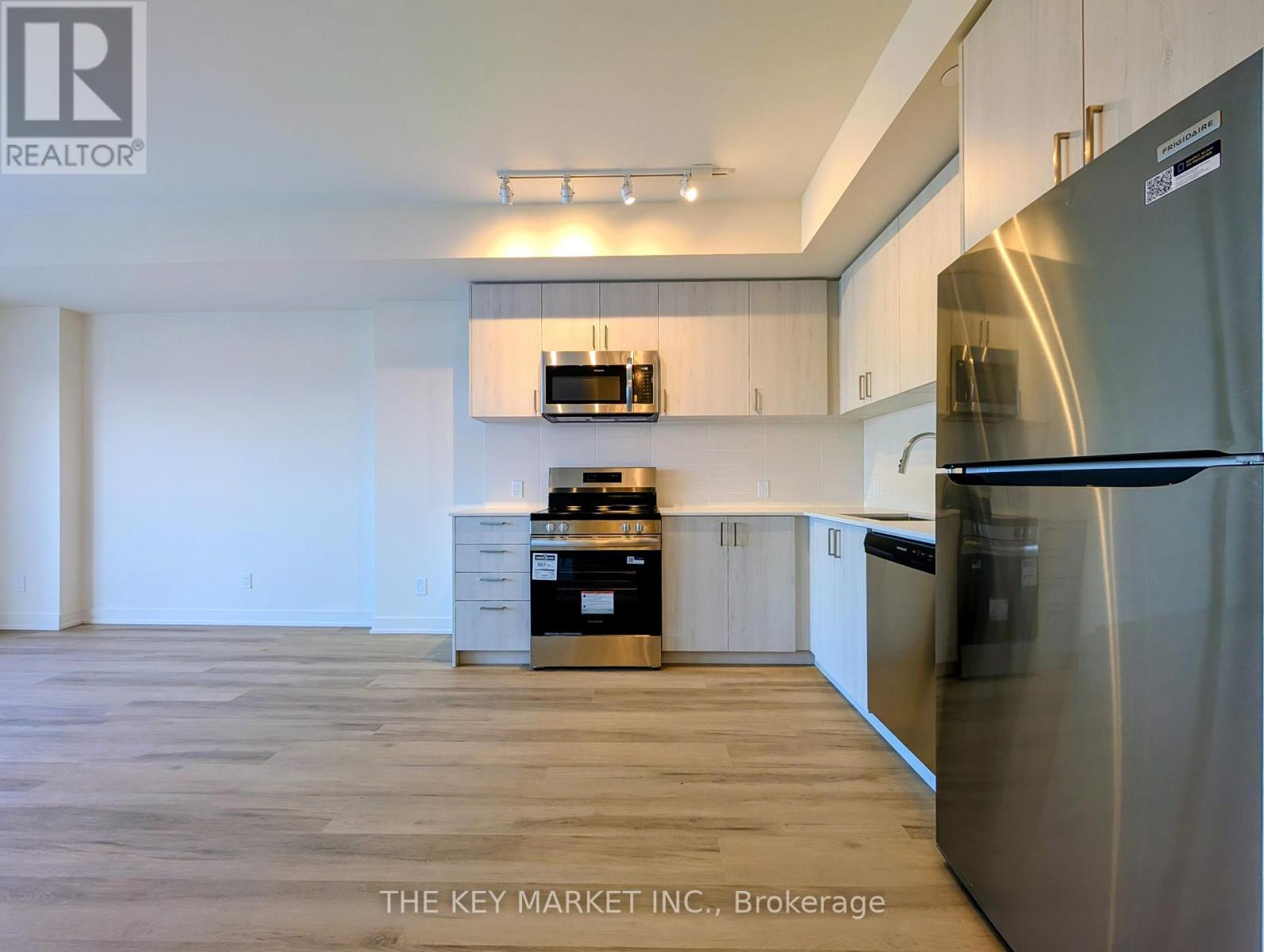306 - 8020 Derry Road, Milton, ON - Indoor Photo Showing Kitchen With Stainless Steel Kitchen