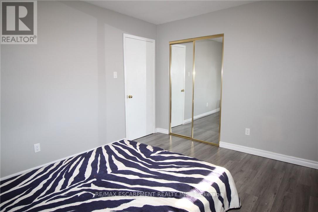 4 Purnell Drive, Hamilton, ON - Indoor Photo Showing Bedroom