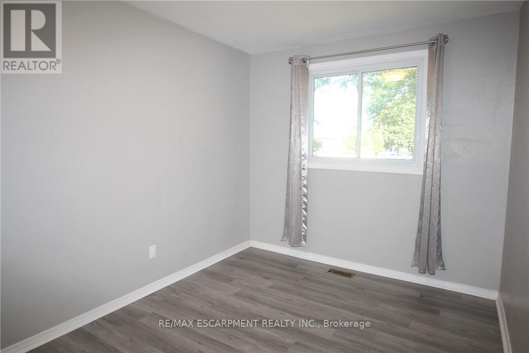 4 Purnell Drive, Hamilton, ON - Indoor Photo Showing Other Room