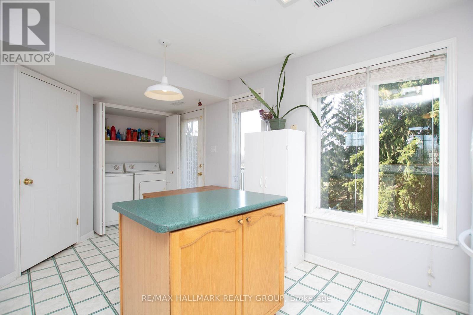 16 Briston Private, Ottawa, ON - Indoor Photo Showing Other Room