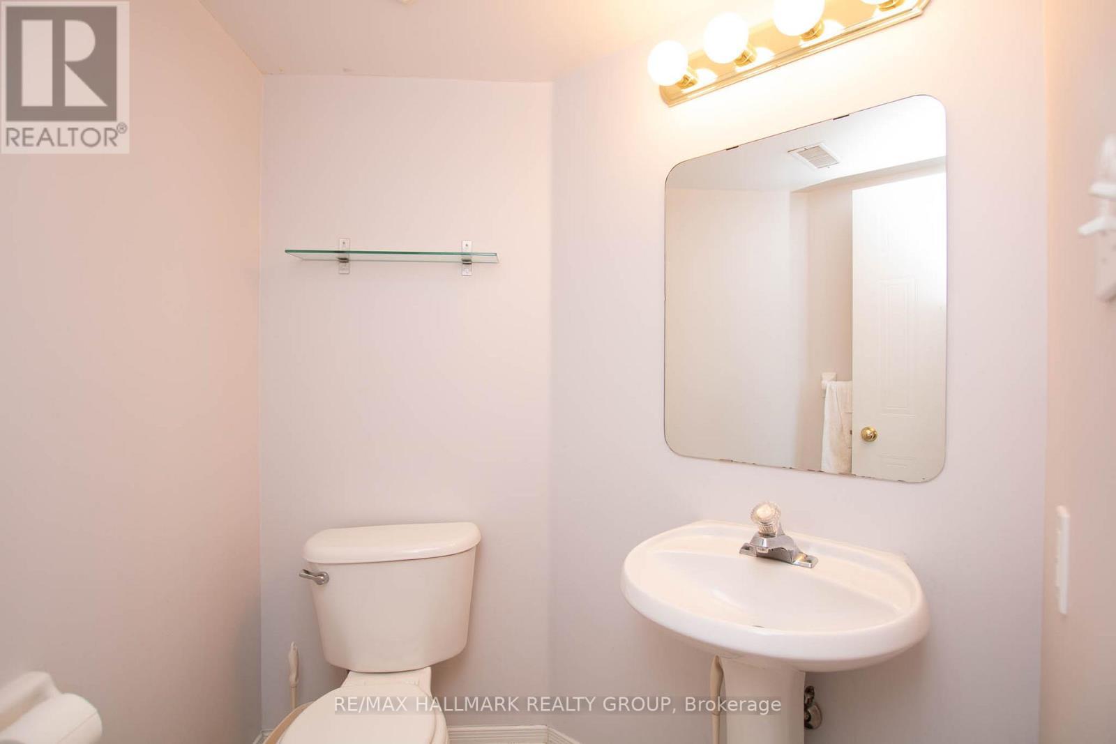 16 Briston Private, Ottawa, ON - Indoor Photo Showing Bathroom
