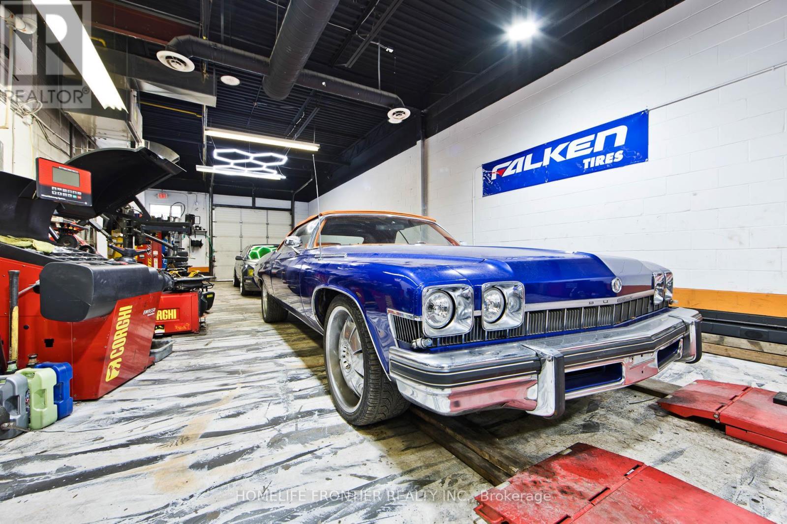 1077 Britannia Road E, Mississauga, ON