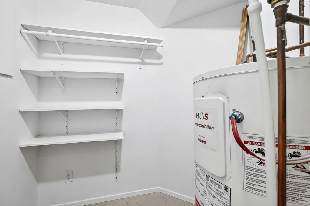 Storage - 167 Rue Terry-Fox, Montréal (Verdun/Île-Des-Soeurs), QC - Indoor With Storage