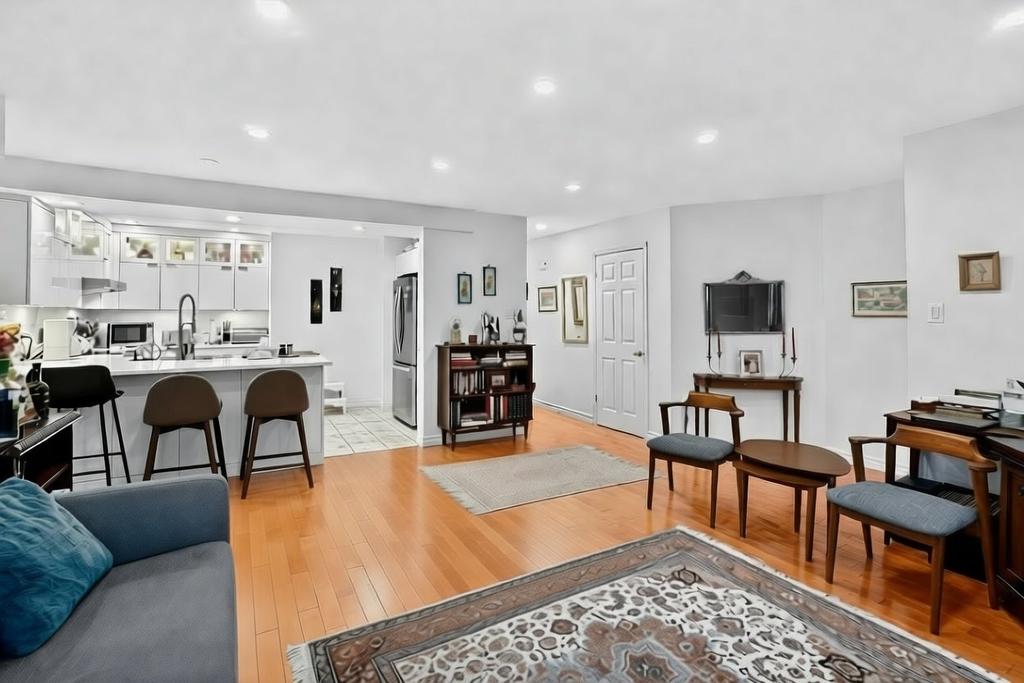 Living room - 167 Rue Terry-Fox, Montréal (Verdun/Île-Des-Soeurs), QC - Indoor Photo Showing Living Room