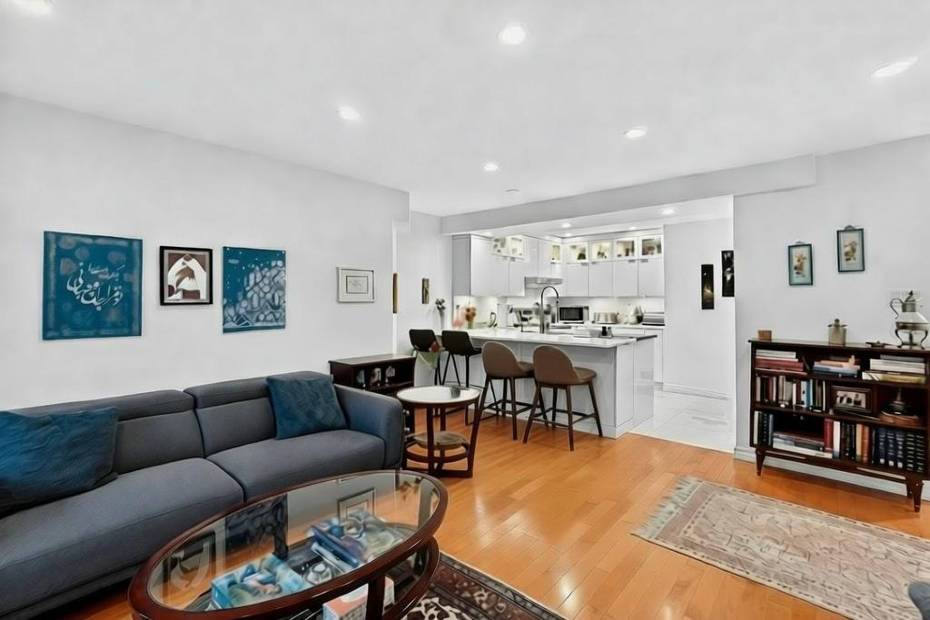 Living room - 167 Rue Terry-Fox, Montréal (Verdun/Île-Des-Soeurs), QC - Indoor Photo Showing Living Room