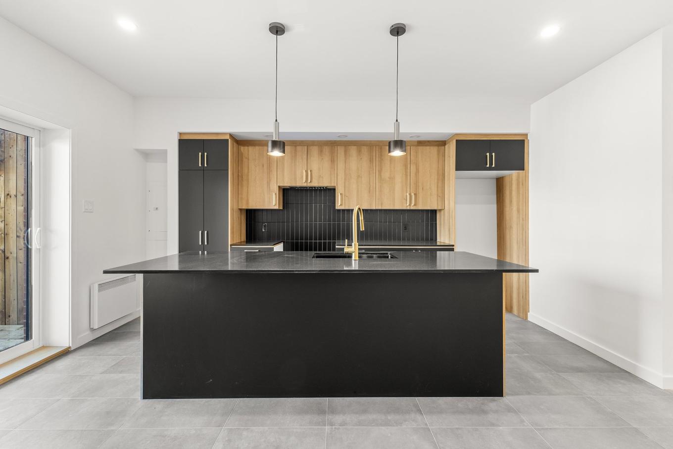 Cuisine - 7591 Rue St-Hubert, Montréal (Villeray/Saint-Michel/Parc-Extension), QC - Indoor Photo Showing Kitchen