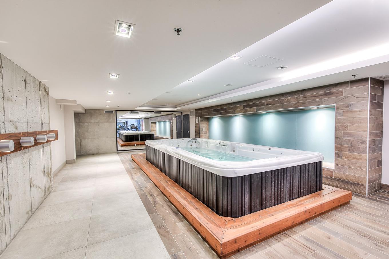 Pool - 413-1340 Rue Olier, Montréal (Le Sud-Ouest), QC - Indoor Photo Showing Other Room