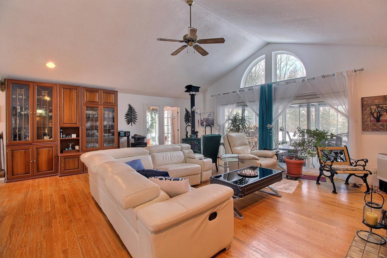 Salon - 1759 Ch. Fortin, Magog, QC - Indoor Photo Showing Living Room