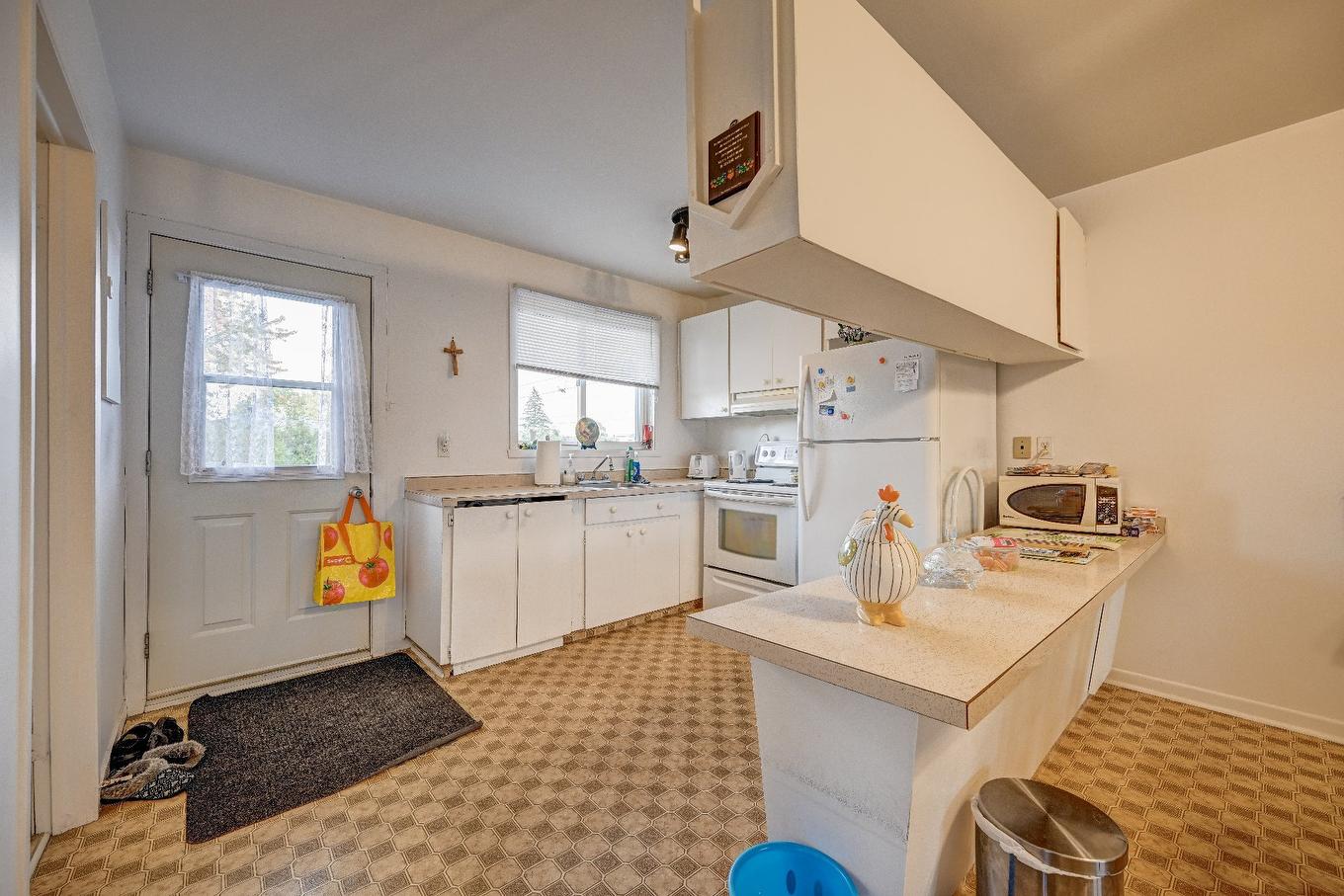Logement - 2750 Av. Dumesnil, Saint-Hyacinthe, QC - Indoor Photo Showing Kitchen