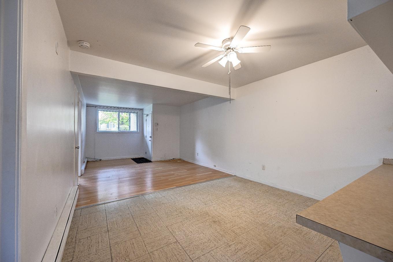 Logement - 2750 Av. Dumesnil, Saint-Hyacinthe, QC - Indoor Photo Showing Other Room