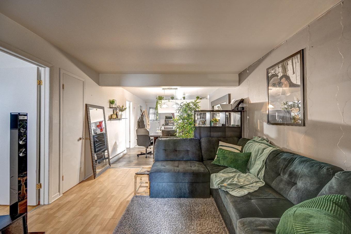 Logement - 2750 Av. Dumesnil, Saint-Hyacinthe, QC - Indoor Photo Showing Living Room