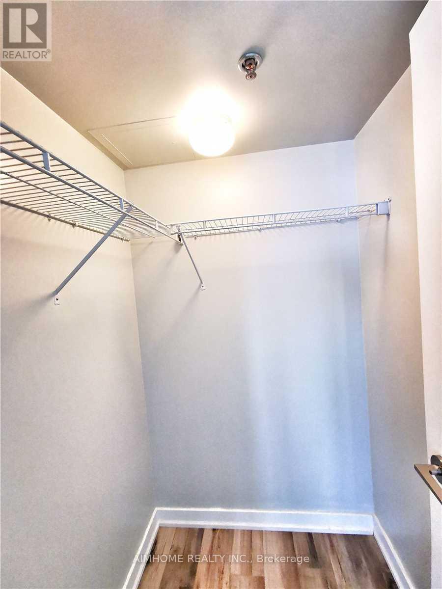 602 - 21 Nelson Street, Toronto, ON - Indoor With Storage