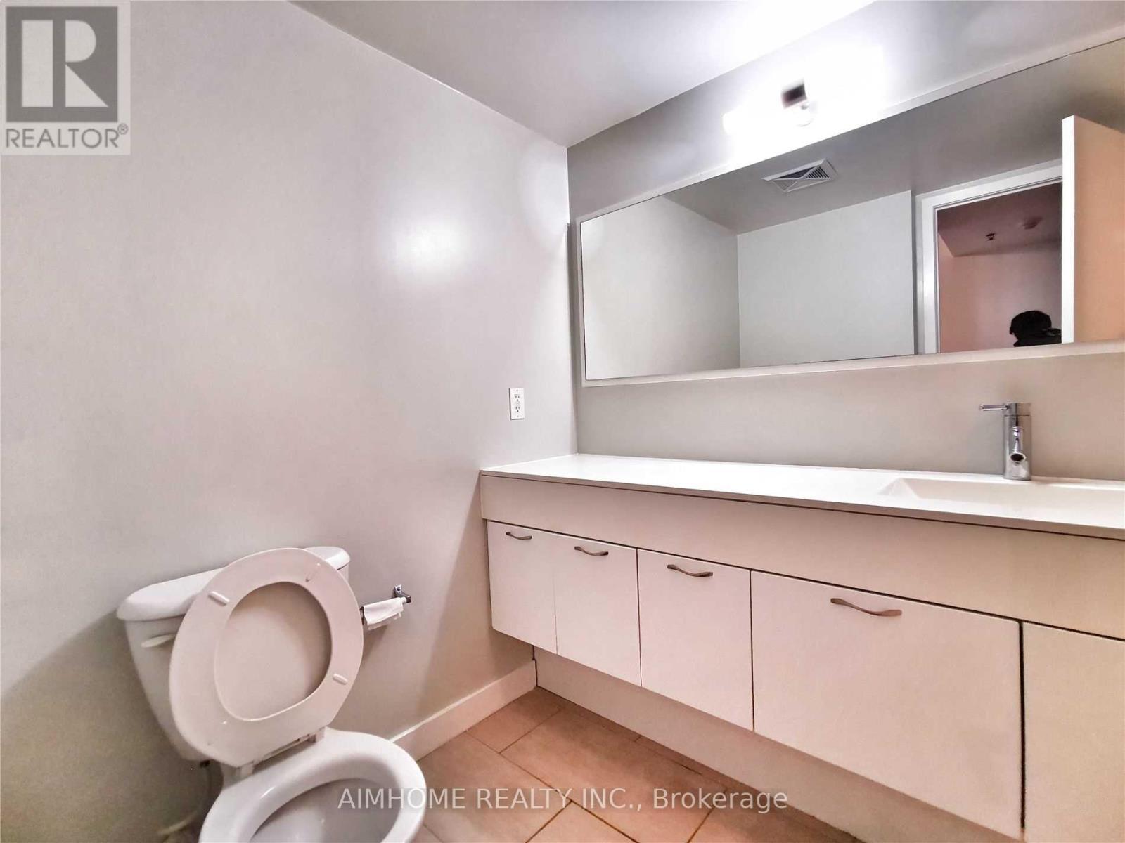 602 - 21 Nelson Street, Toronto, ON - Indoor Photo Showing Bathroom