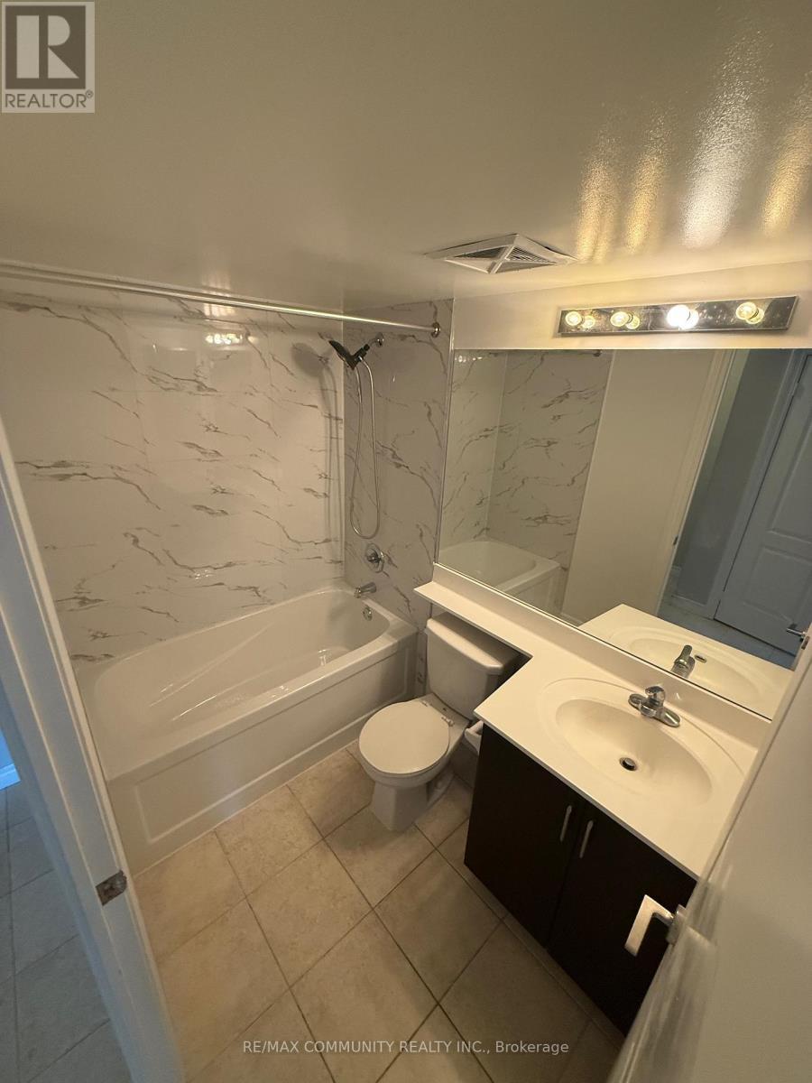 Ph 3 - 60 Town Centre Court, Toronto, ON - Indoor Photo Showing Bathroom