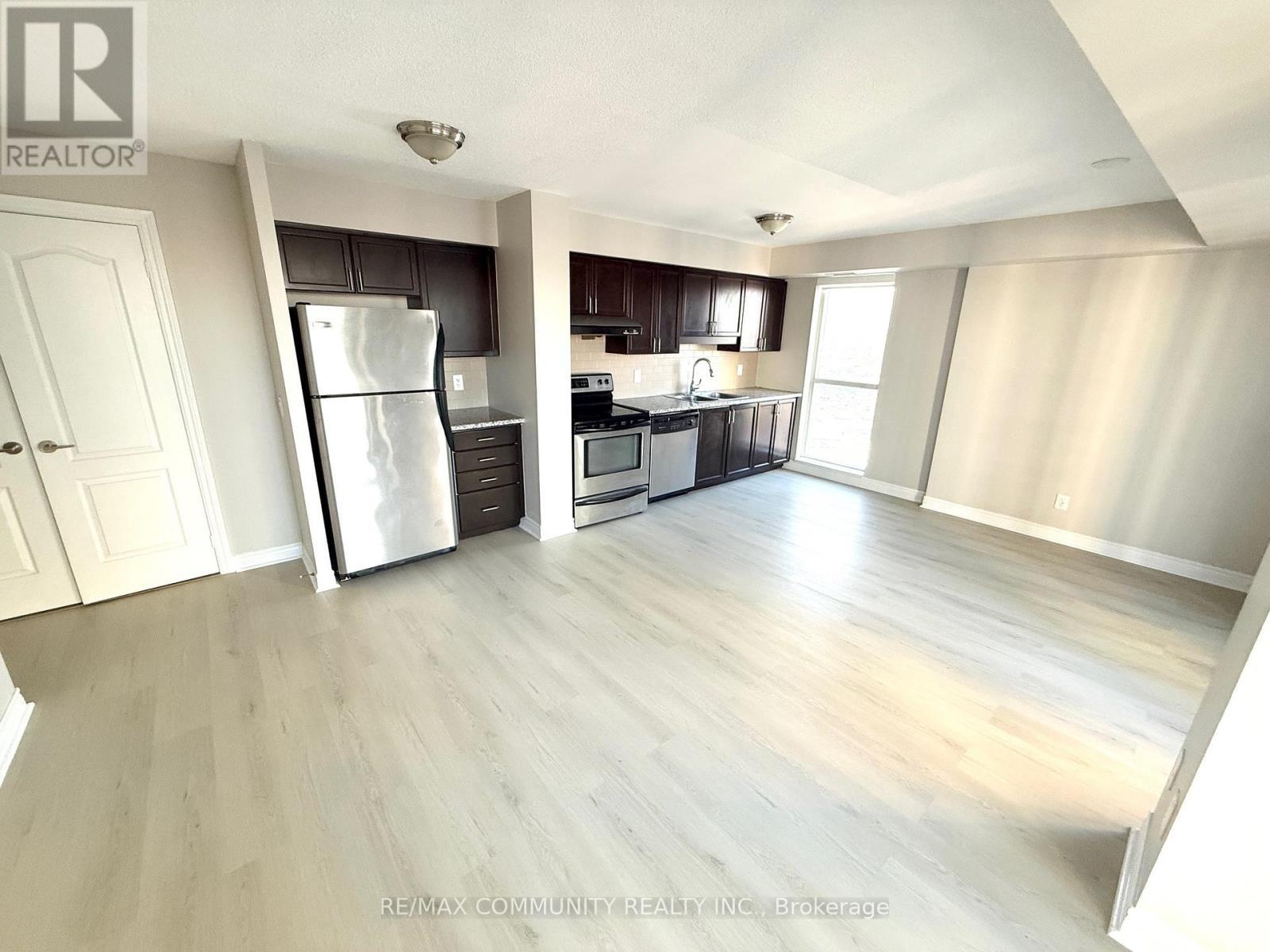 Ph 3 - 60 Town Centre Court, Toronto, ON - Indoor Photo Showing Kitchen