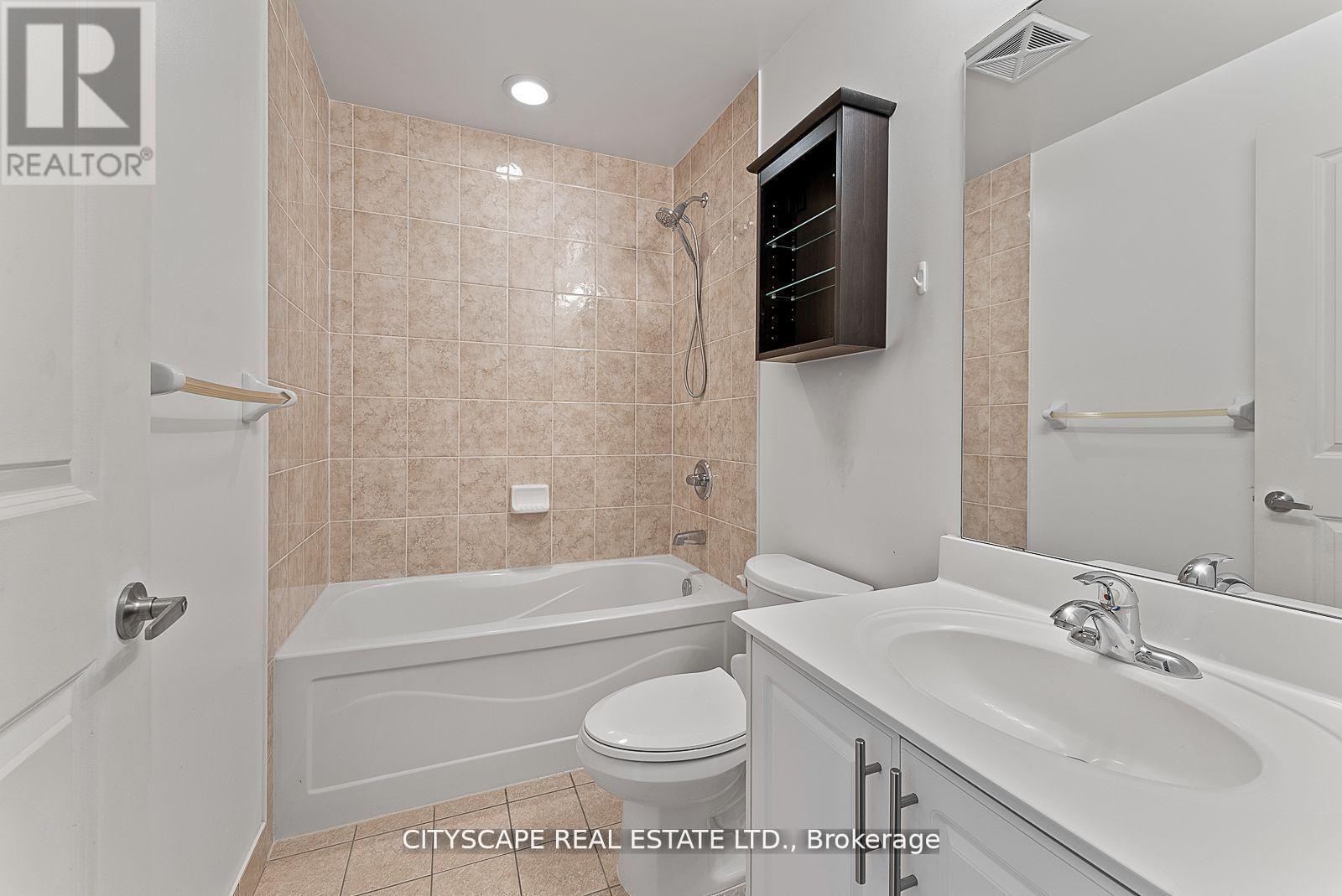 2206 - 133 Wynford Drive, Toronto, ON - Indoor Photo Showing Bathroom