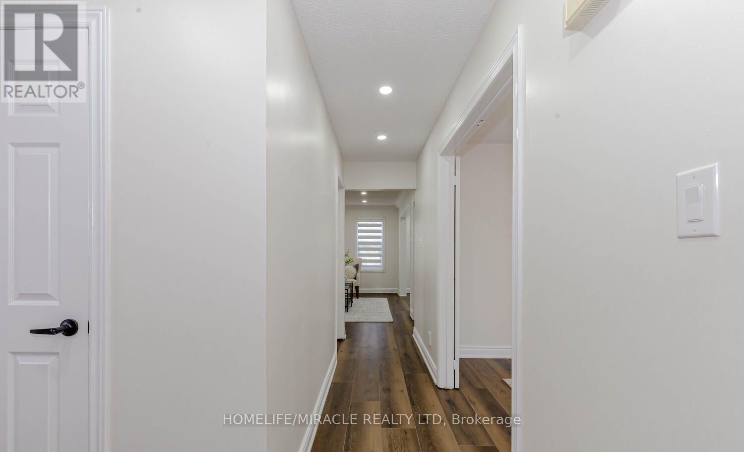 Upper - 44 Leatherhead Court, Brampton, ON - Indoor Photo Showing Other Room