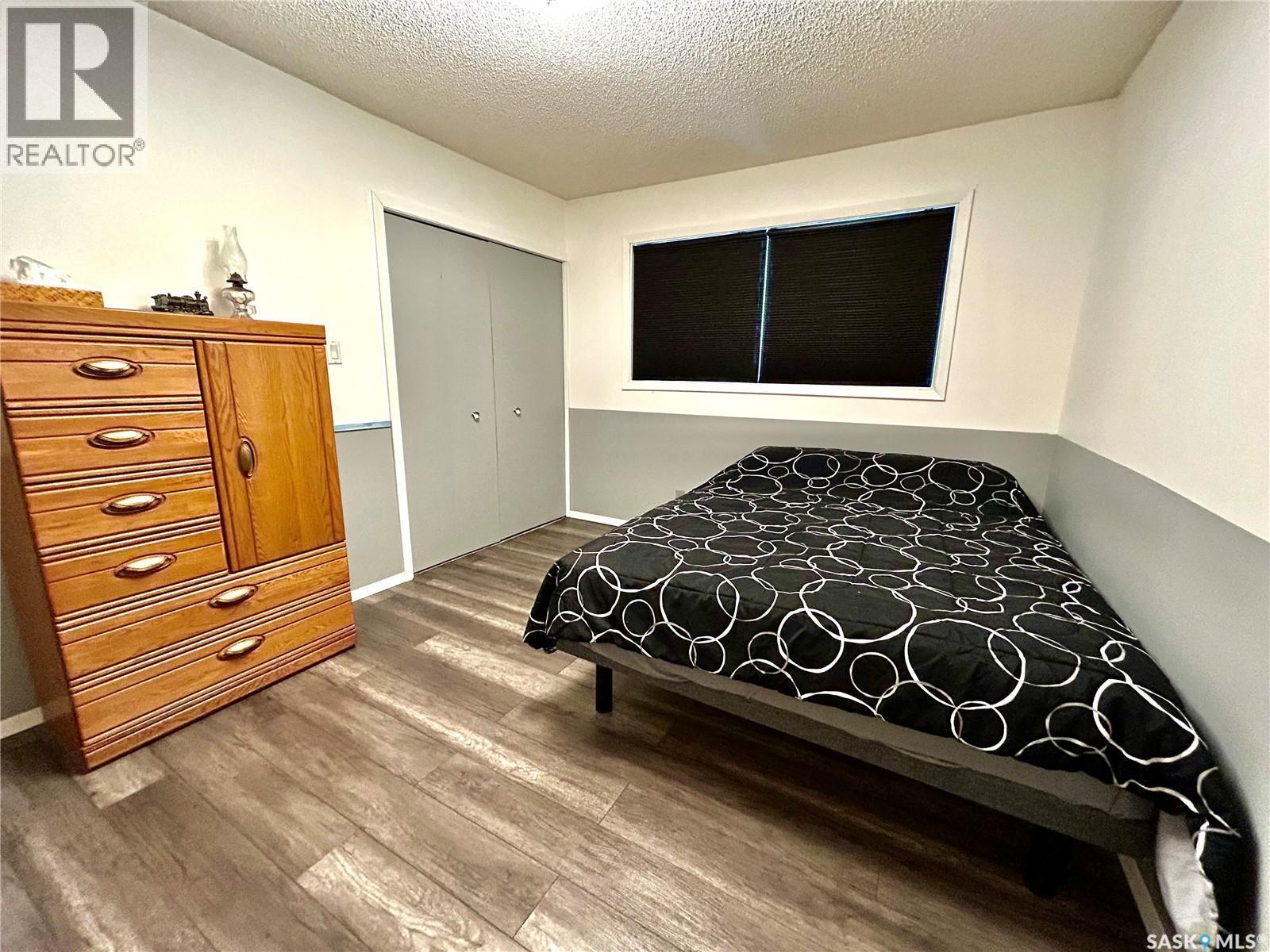 700 9Th Avenue W, Nipawin, SK - Indoor Photo Showing Bedroom