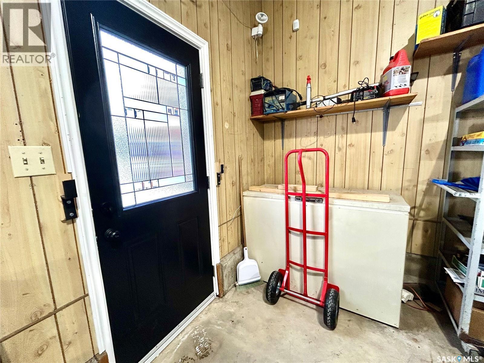 700 9Th Avenue W, Nipawin, SK - Indoor Photo Showing Other Room