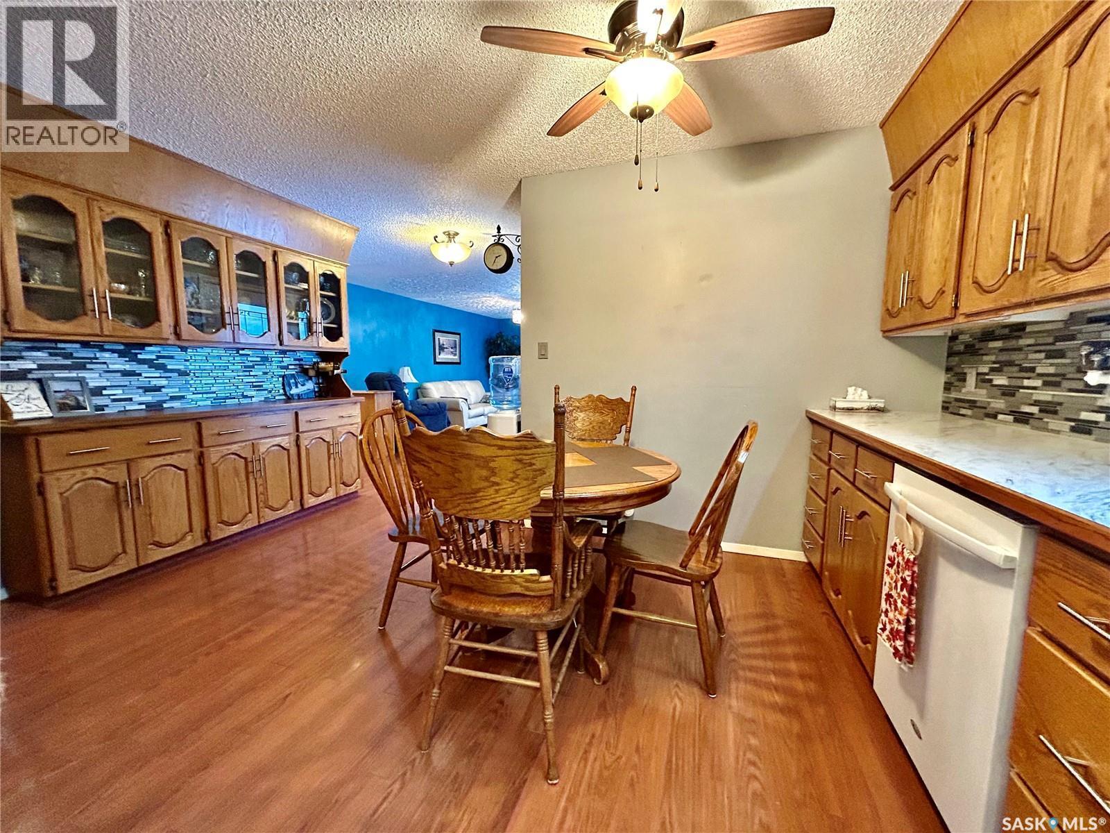 700 9Th Avenue W, Nipawin, SK - Indoor