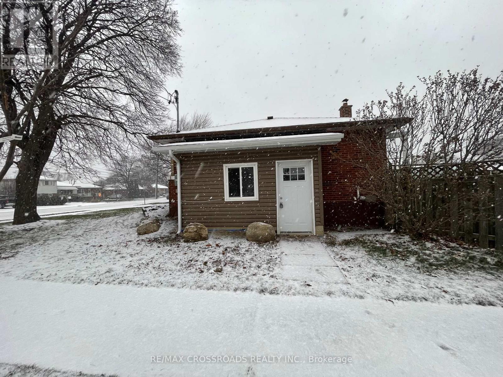 Lower - 493 Upper Gage Avenue, Hamilton, ON - Outdoor