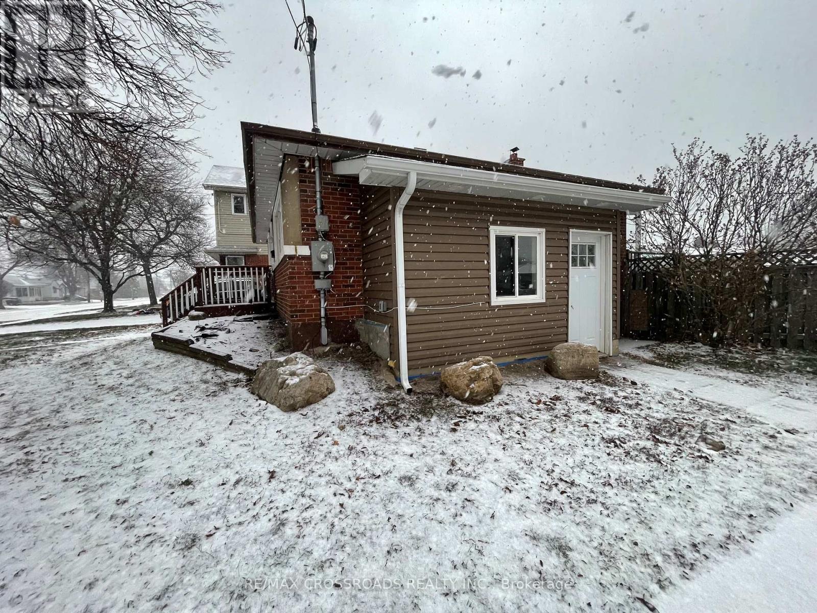 Lower - 493 Upper Gage Avenue, Hamilton, ON - Outdoor