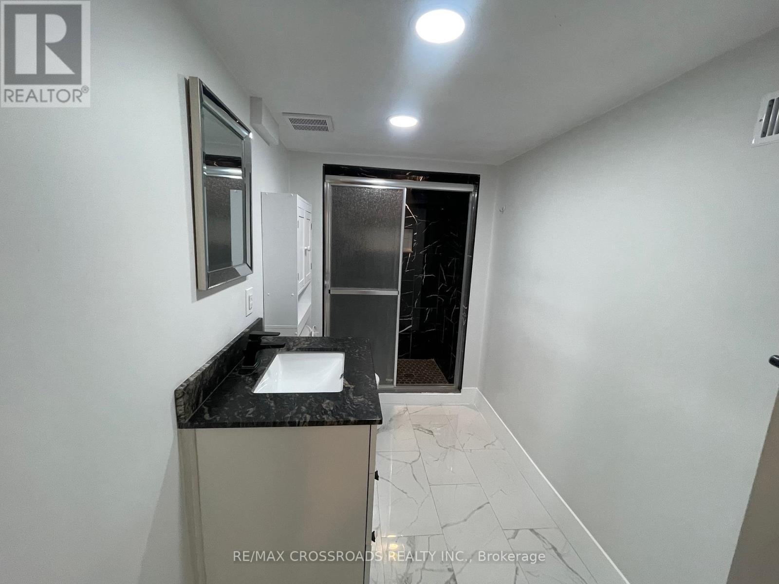 Lower - 493 Upper Gage Avenue, Hamilton, ON - Indoor Photo Showing Other Room