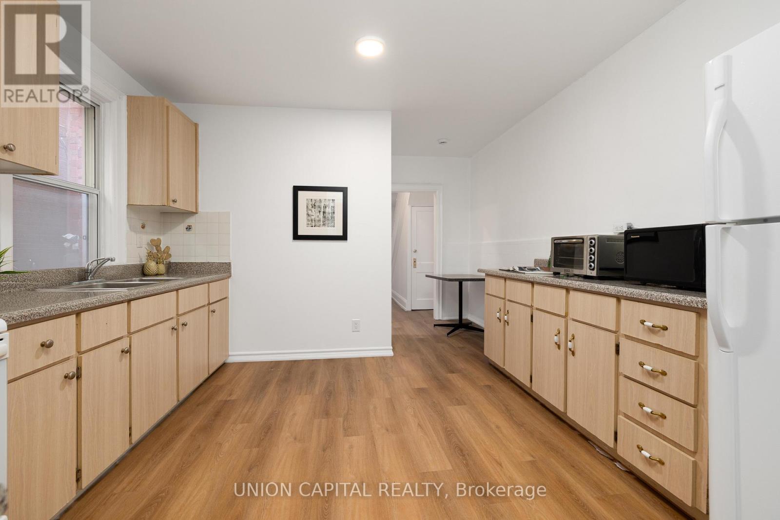 69 Denison Avenue, Toronto, ON - Indoor Photo Showing Kitchen