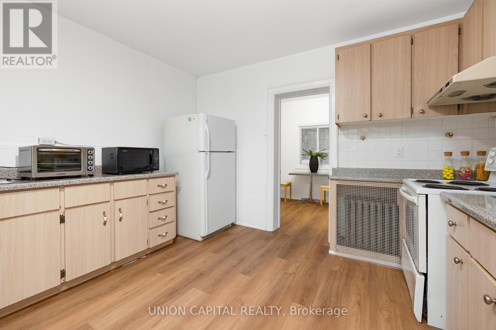 69 Denison Avenue, Toronto, ON - Indoor Photo Showing Kitchen